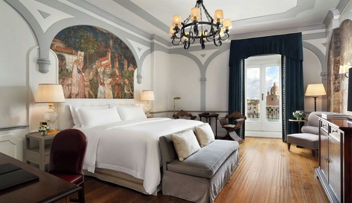 Premium Room, 1 King Bed, River View