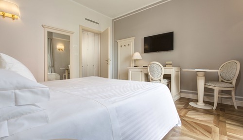 Classic Double Room