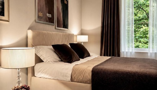 Deluxe Suite, City View