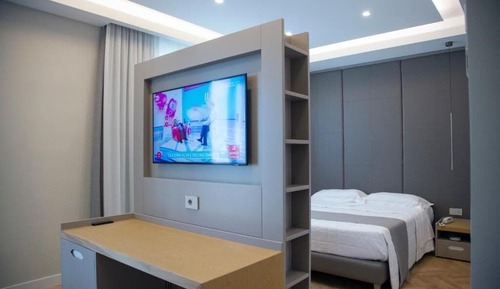 Deluxe Suite, Balcony, Hill View