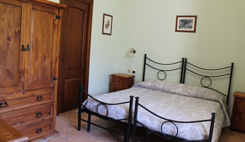 Basic Double or Twin Room, 1 Bedroom, Partial Sea View, Courtyard Area (Amalfi)
