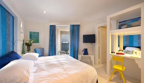Standard Double Room with Sea View and Balcony