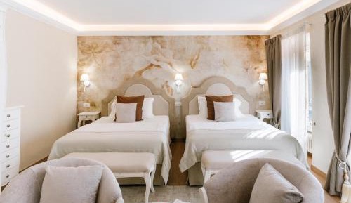 Deluxe Double or Twin Room with Lake View
