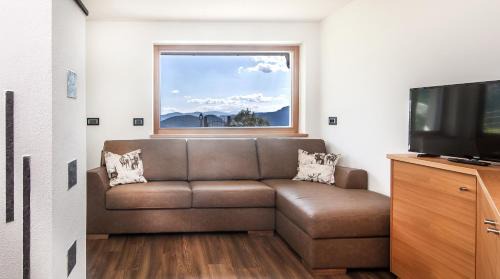 Two-Bedroom Deluxe Apartment with Garden View