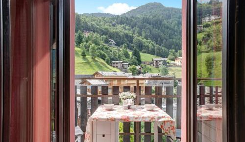 Two-Bedroom Deluxe Apartment with Garden View