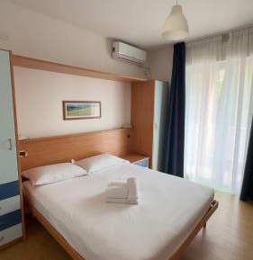 Double or Twin Room with Sea View