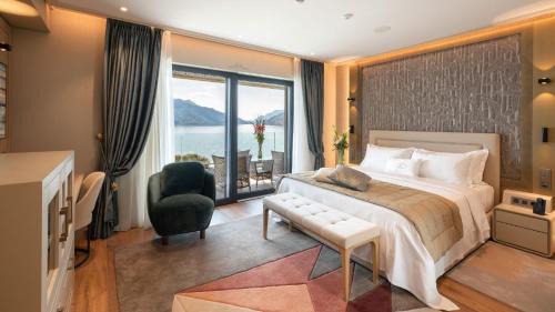 Deluxe Double Room with Terrace