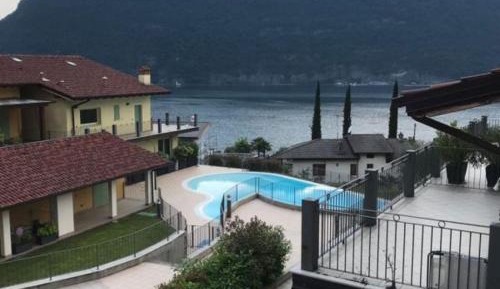 Apartment with Lake View
