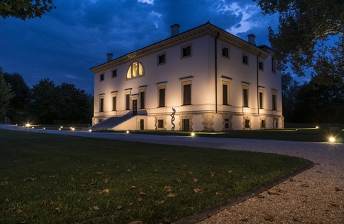Lonigo Hotel | La Barchessa di Villa Pisani