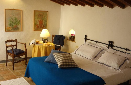 Barberino Tavarnelle Apartment | Cosy Blue flat with garden