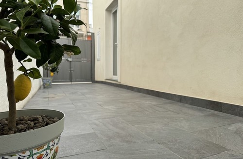 Fiumefreddo di Sicilia Apartment | Detached vacation home on the ground floor with courtyard