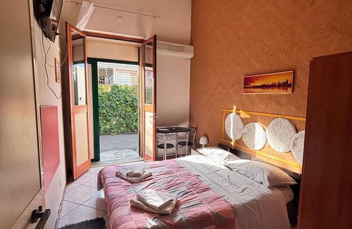 Scillichenti House | Rifugio di Stazzo Holiday Home for Groups of 20 People