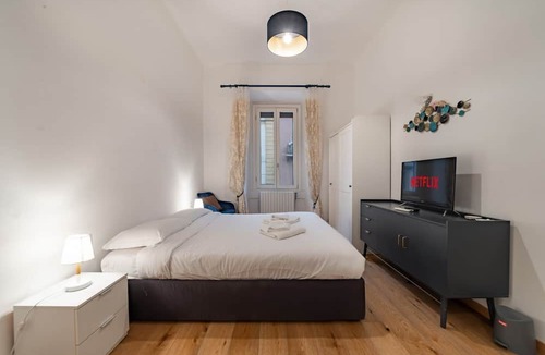 Porta Venezia Apartment | 5 walk from Porta Venezia station, with 2 bedrooms