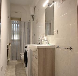San Cataldo Apartment | Casa vacanze Desiree situata zona centro commerciale il Casale