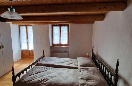 Crana House | Holiday Home Chalet in den sonnigen Schweizer Südalpen by Interhome