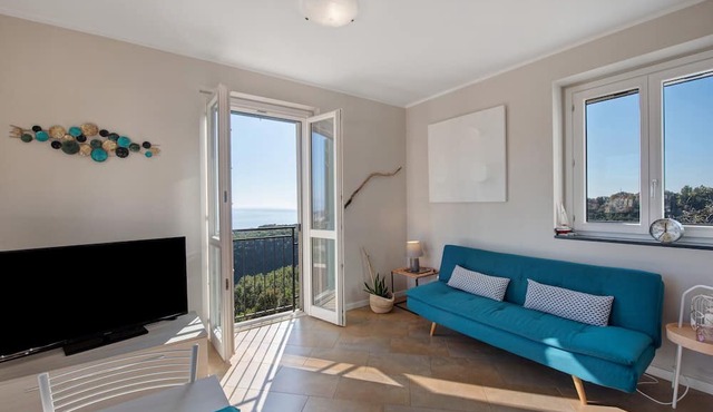 Apartment 'Casa Marincanto' with Sea View, Private Terrace and Wi-Fi